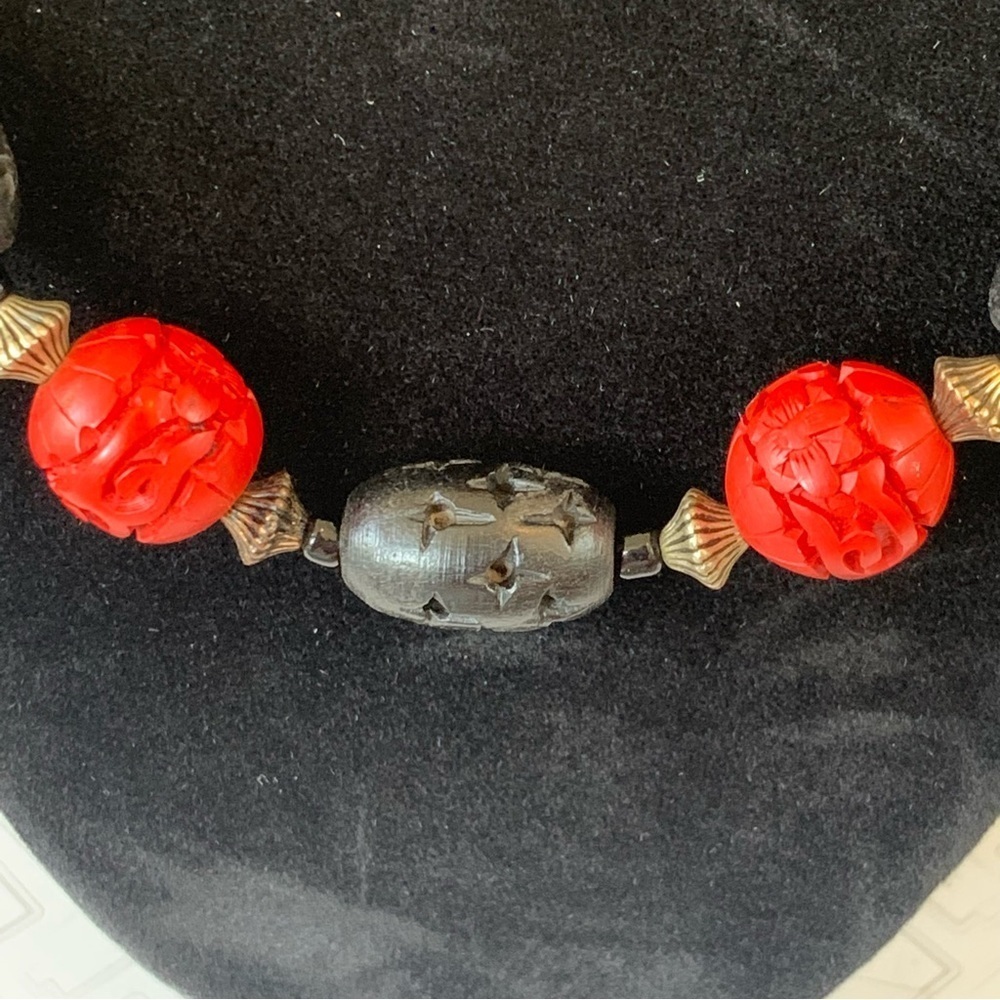 Vintage Chinese Carved Cinnabar and Natural Stone Bead Necklace Red Black Brown - Picture 3 of 5